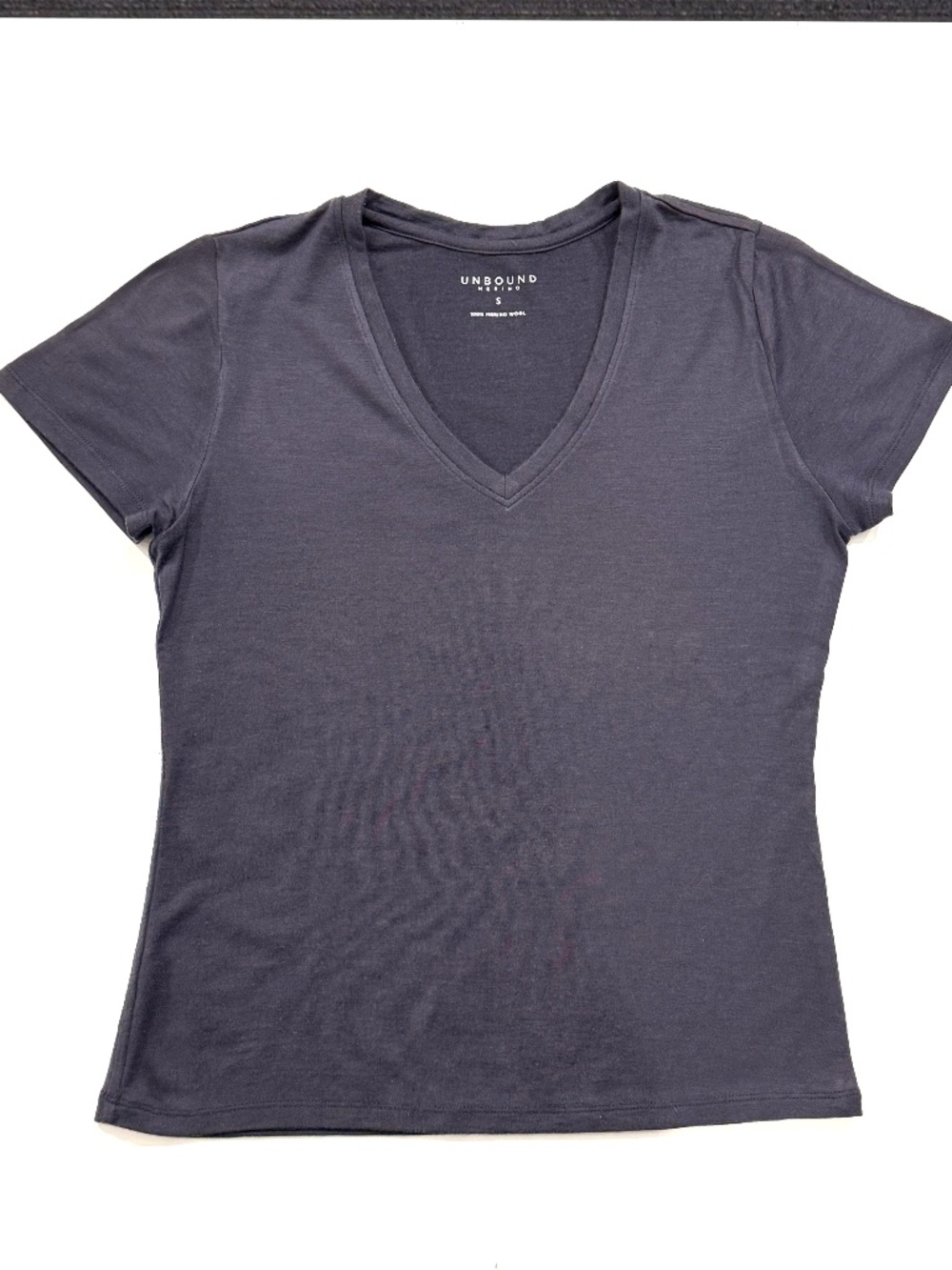 Unbound Merino V-Neck Tshirt in Charcoal, Size Small